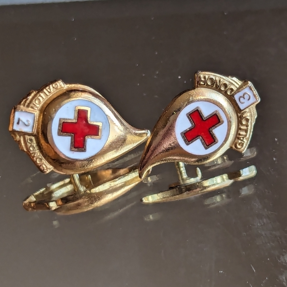 Red Cross Blood Donor 2, 3, gallon gold plated tack pin backs